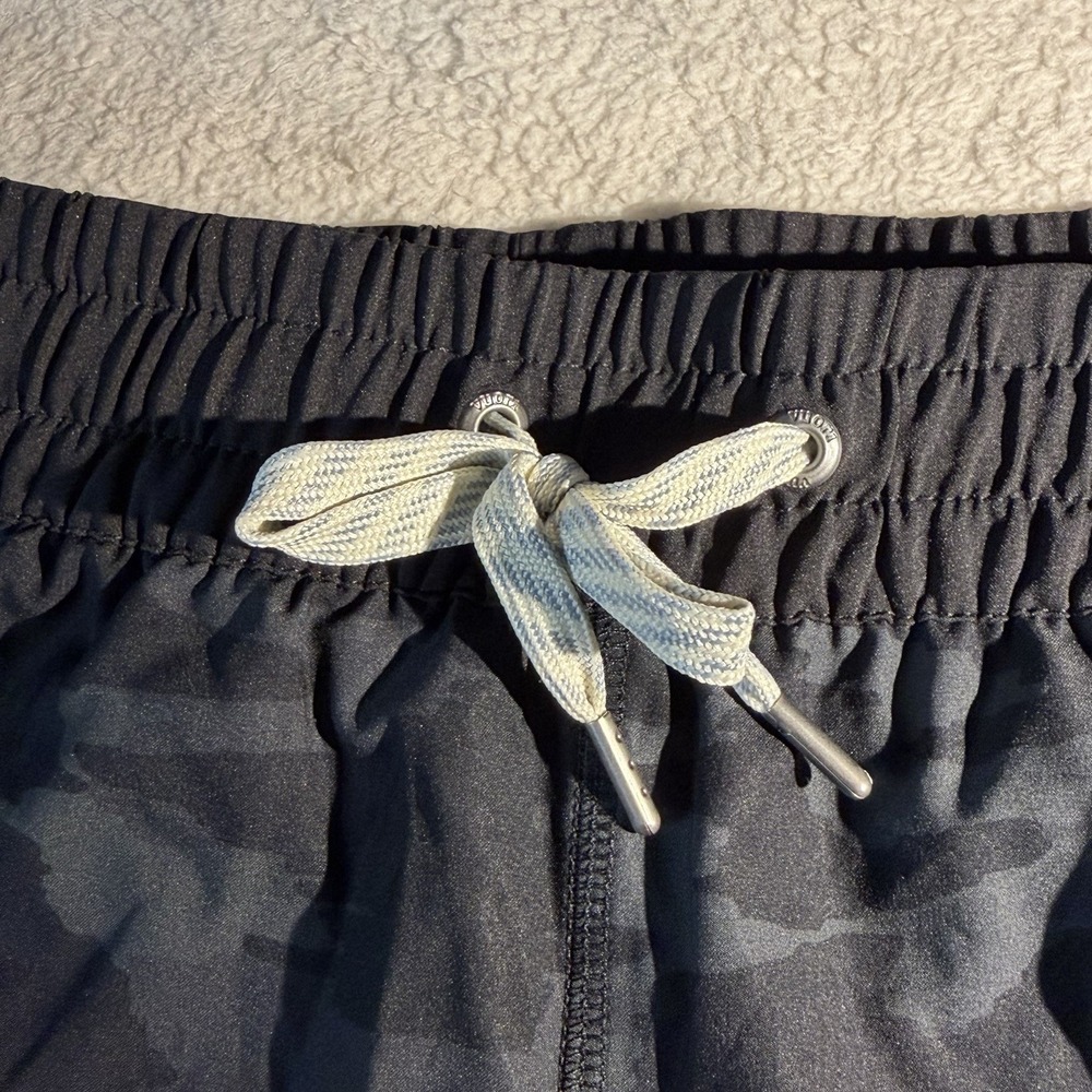 Vuori Clementine Shorts Womens Sz L Black Camo 3" Lined Athletic Running Gym - Picture 4 of 8